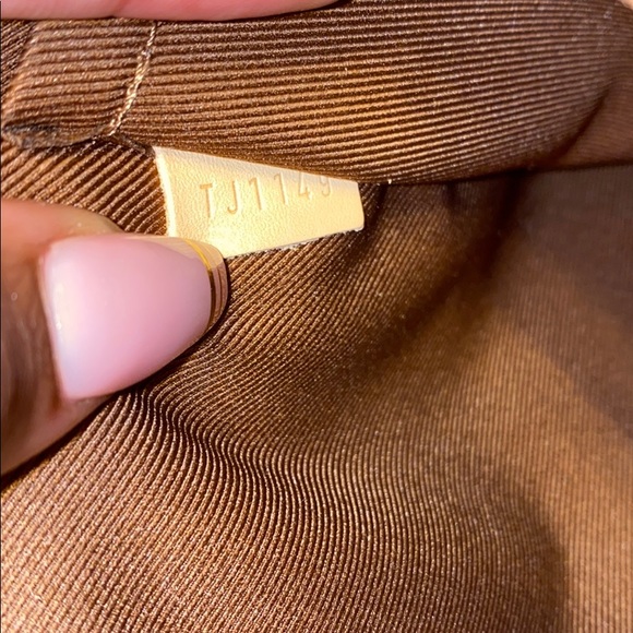 Louis Vuitton ETUI VOYAGE MM - Picture 6 of 10